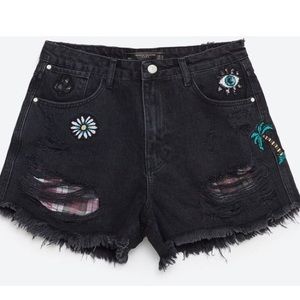 👁️ Zara trafaluc black denim shorts w sequin 👁️